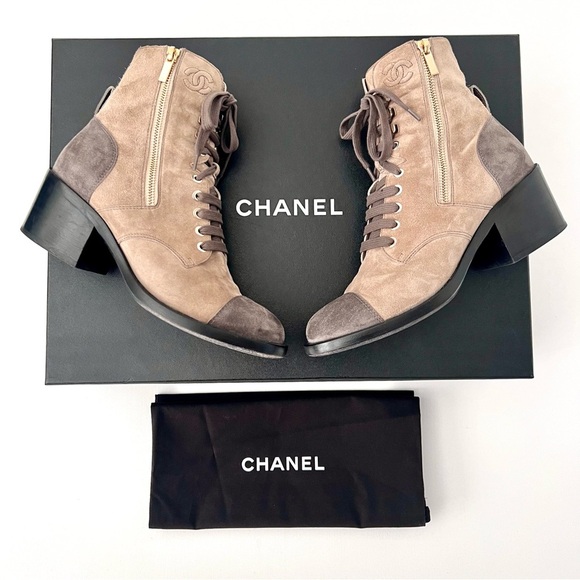 CHANEL | CC Cap Toe Suede Lace Up Short Ankle Boots Block Heel Beige EU 39.5 - Picture 1 of 16